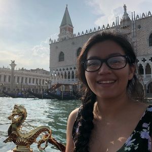 Meet your Posher, Isabel